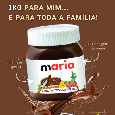 Frasco de Nutella personalizado com nome 'maria' em fundo castanho