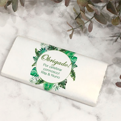 Barra de chocolate com etiqueta de agradecimento decorada com folhas verdes