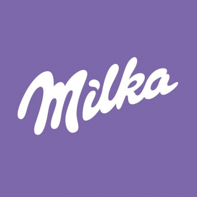 Logótipo Milka branco em fundo roxo