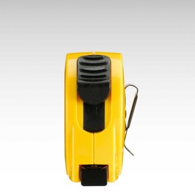 Fita métrica amarela com mecanismo preto e clip metálico