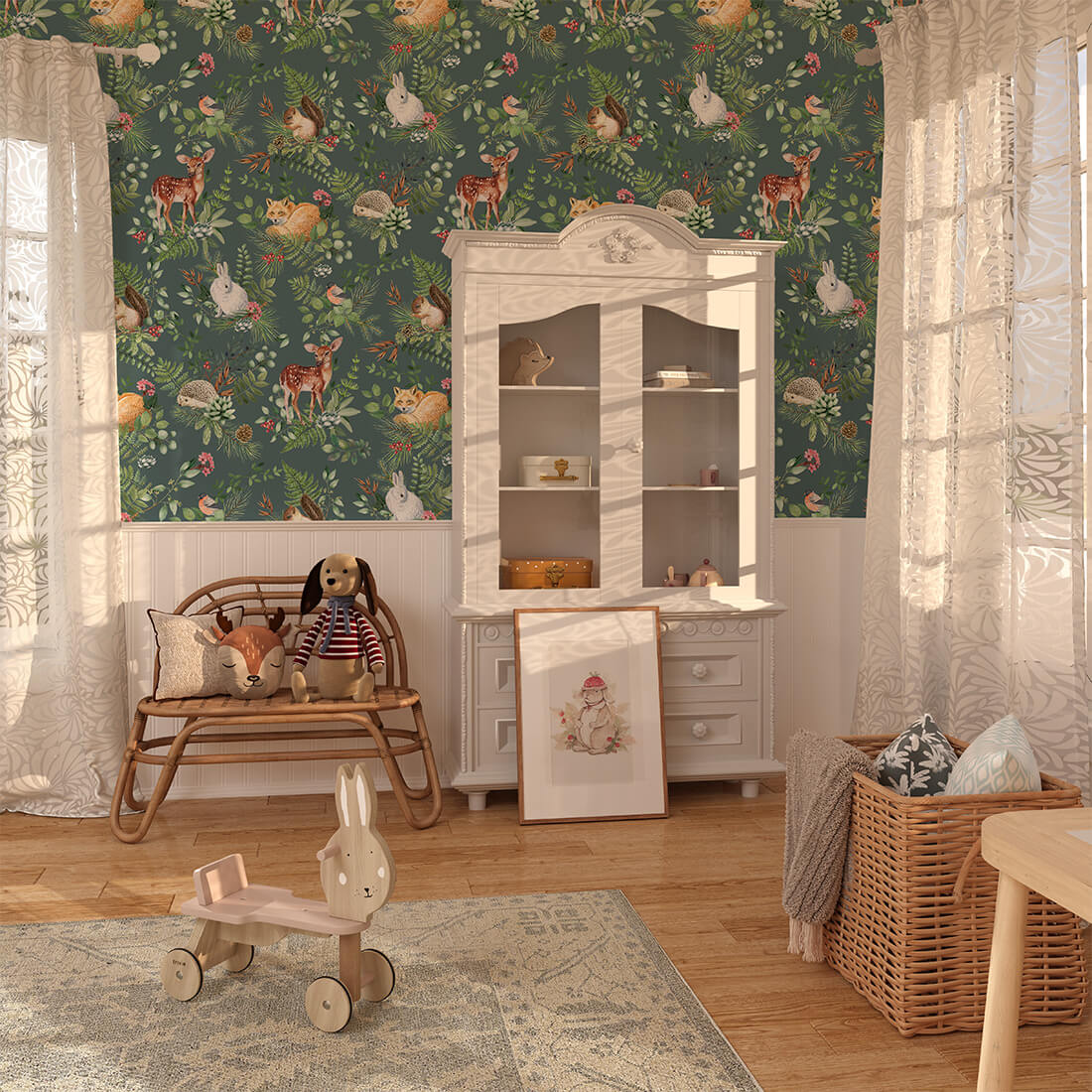 Papel de Parede Floresta VERDE Quarto infantil com papel de parede animal, armário branco, brinquedos de madeira e cadeira de vime