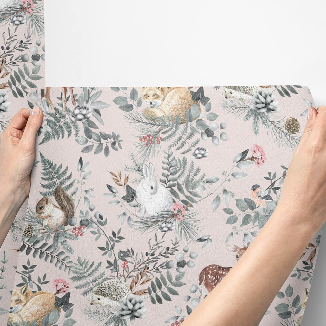 Papel de Parede Floresta ROSA Tecido macio com padrão de animais da floresta e folhas em tons suaves
