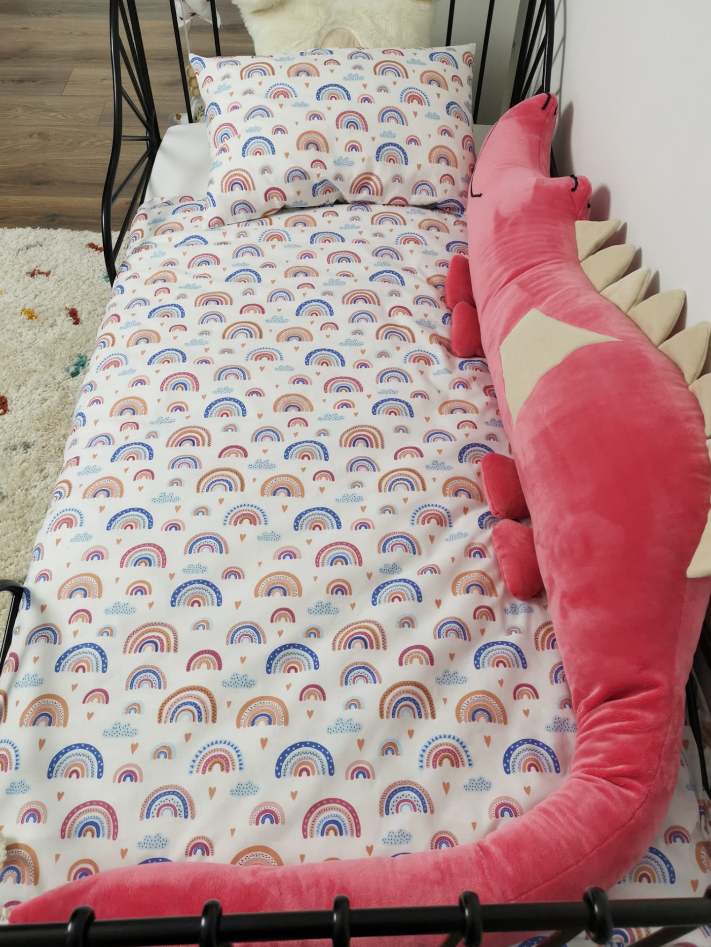 Protetor de Cama/Berço DRAGÃO PELÚCIA Cama com roupa de cama com padrão de arco-íris e almofada decorativa rosa em forma de dinossauro