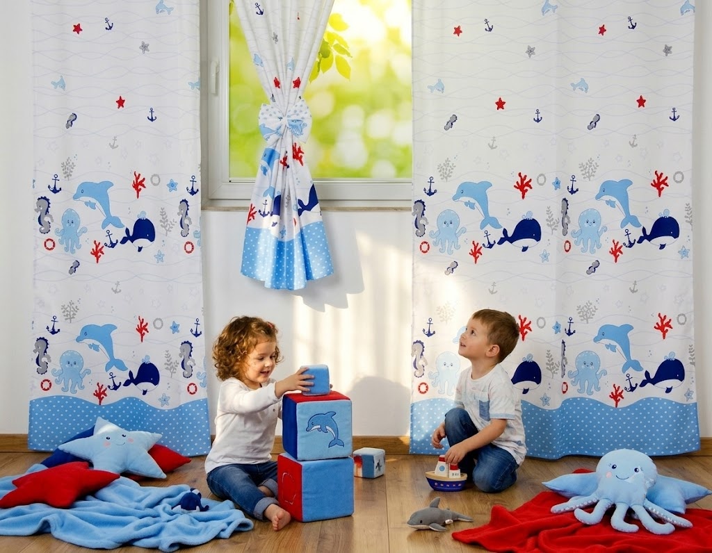 Cortinados Infantis Oceano cortinas de tecido branco com padrão marinho em azul e vermelho