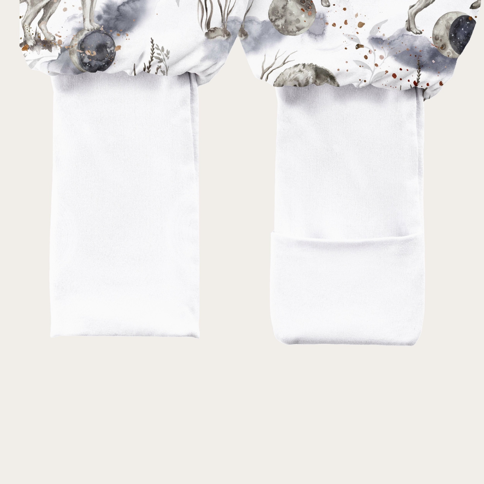 Saco de Dormir com Pernas - Lobos Pijama com padrão de planetas, lobos e plantas e punhos brancos largos