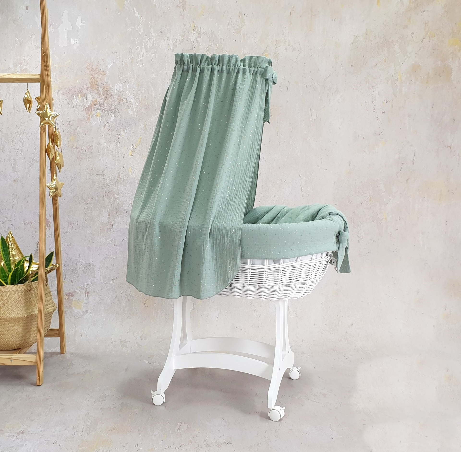 Cesta Moisés de Vime Branco EMMA com Roupa de Cama Berço de bebé branco com revestimento verde-água em interior