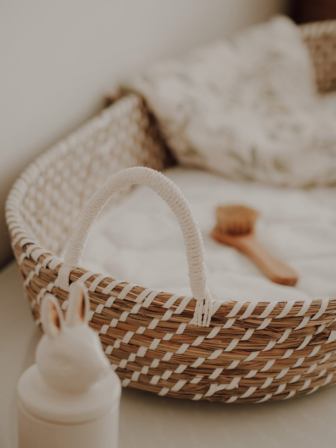 Cesto de Moisés Fraldário em Algas Marinhas Naturais Cesta de verga com cobertor e escova, suporte para sabonete em forma de coelho
