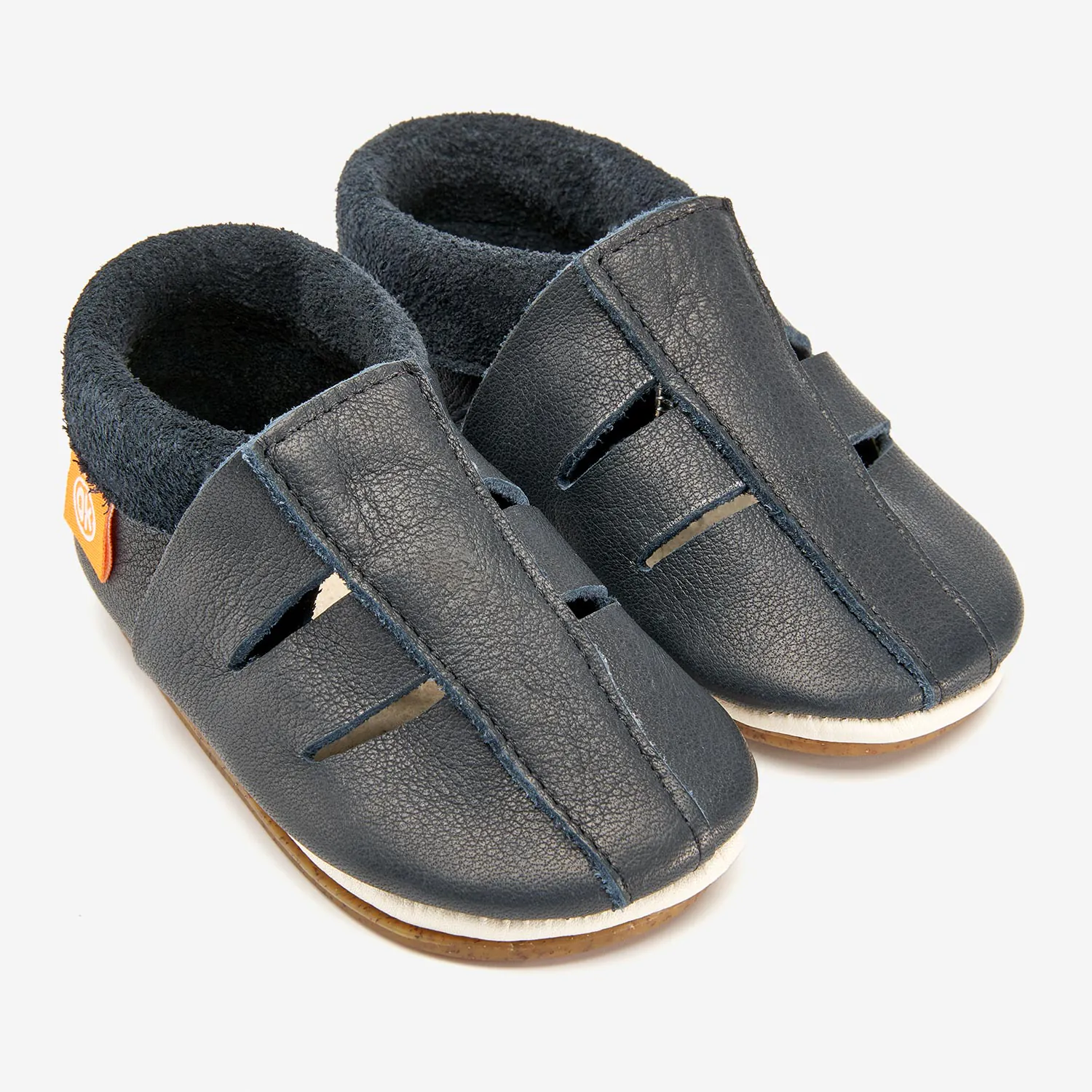 Sandália Infantil Azul Sapatinhos de bebé em pele preta com interior felpudo e sola castanha