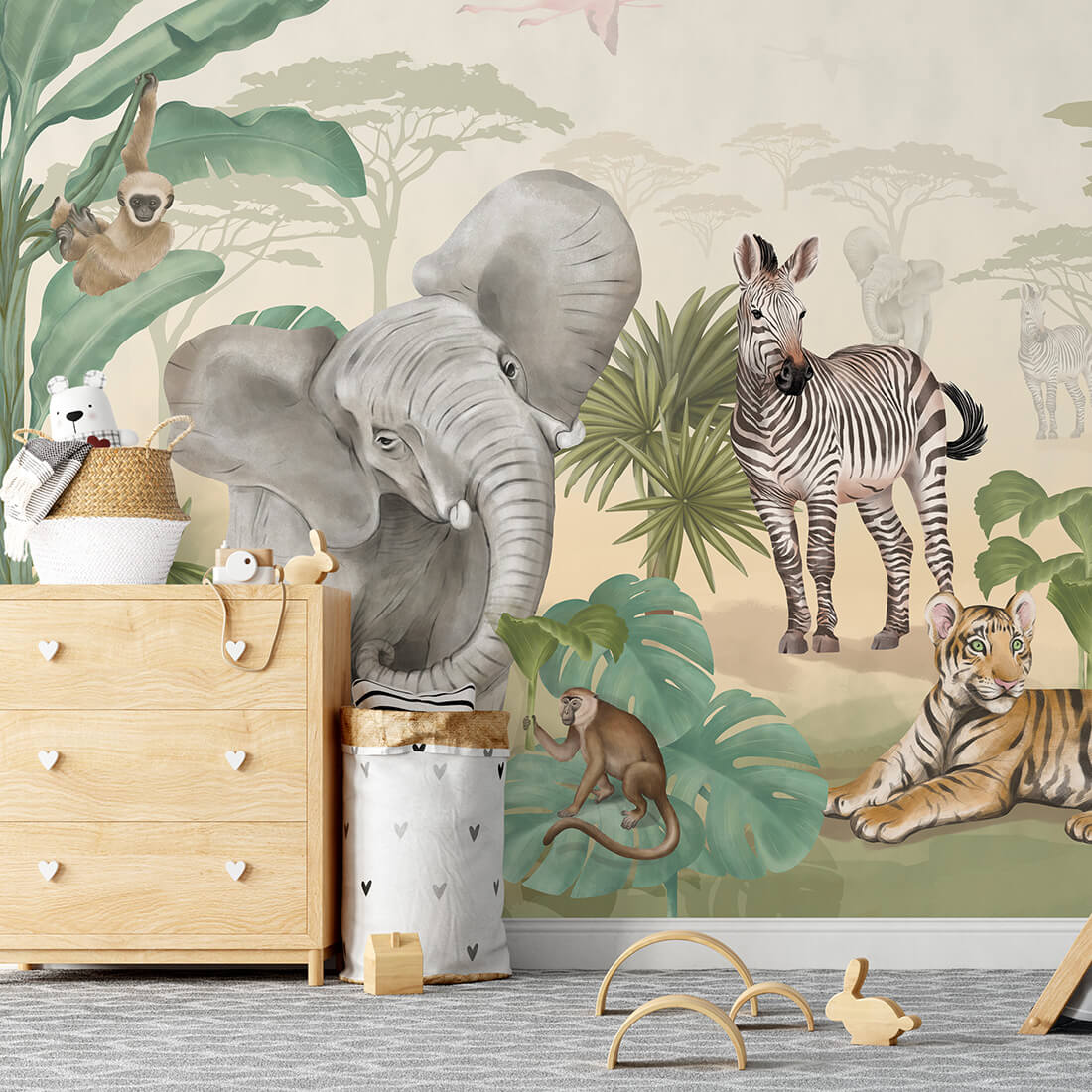Papel de Parede Animais SAFARI Quarto infantil com papel de parede de animais selvagens e móvel de madeira clara