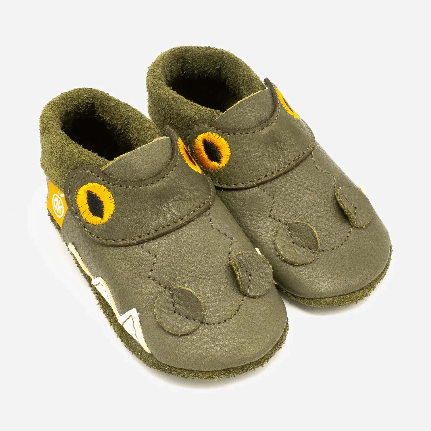 Sapatinhos de Criança Crocodilo COCO 3D sapatinhos infantis verdes em pele com detalhe bordado amarelo e preto