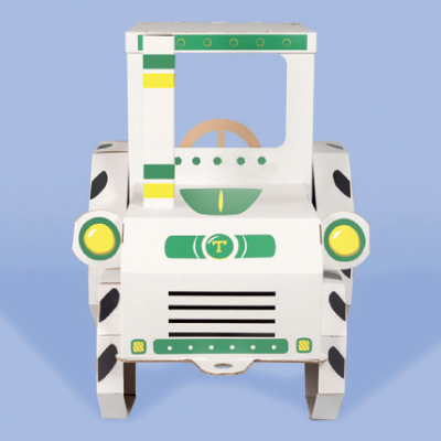 Trator para Colorir Brinquedo de papelão em forma de veículo branco com detalhes verdes e amarelos e manchas pretas