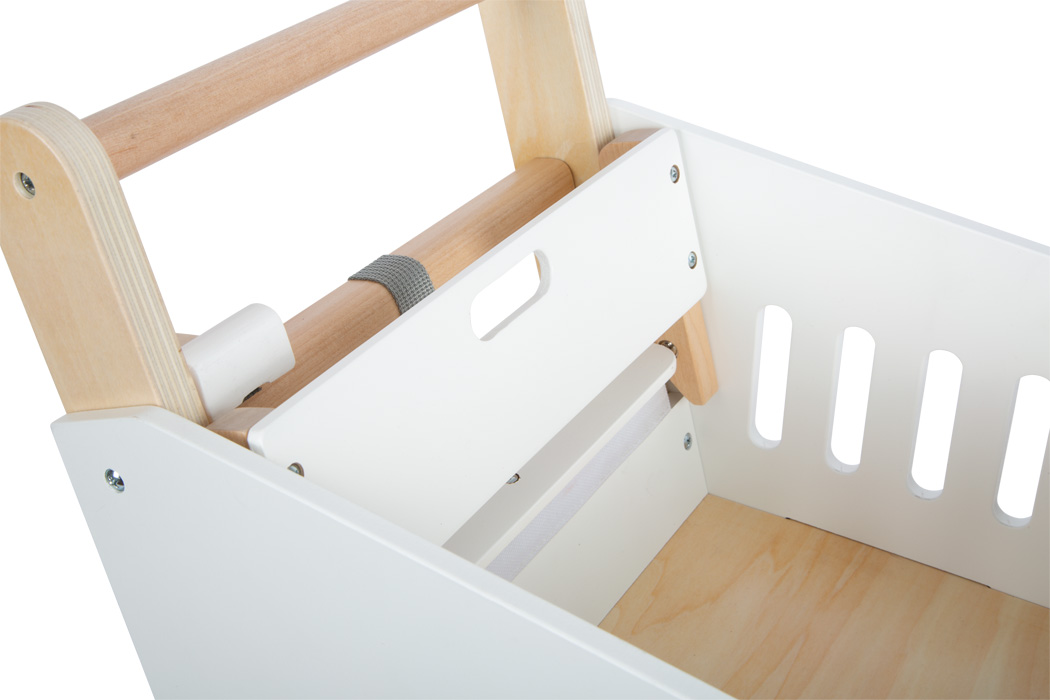 Carrinho de Compras de Madeira Carrinho branco e madeira com pega, fundo branco