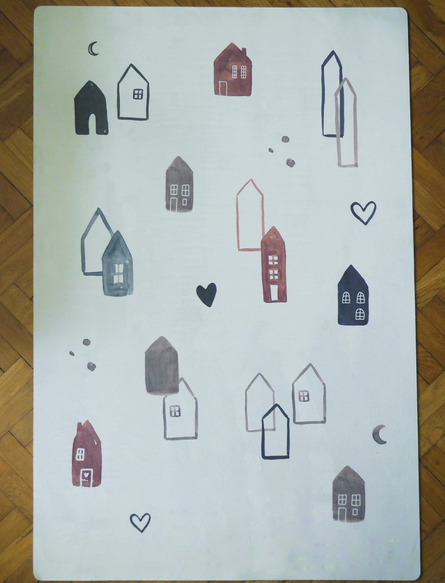 Tapete Retangular Ecológico CIDADE ESCANDINAVA Tapete branco com padrão de casinhas coloridas e pequenos símbolos