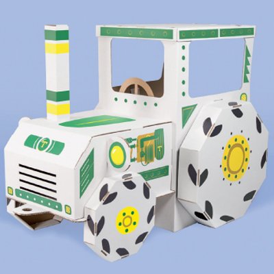 Trator para Colorir Brinquedo de trator em papelão branco com detalhes verdes, amarelos, pretos e patrocínio de vaca nas rodas