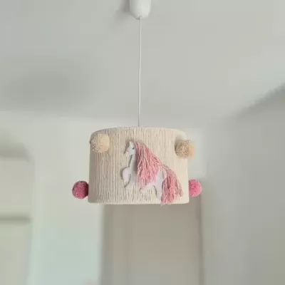 https://www.marangga.com/product/candeeiro-de-teto-infantil-cavalo-de-feltro