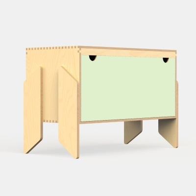 Móvel de madeira clara com compartimento verde claro e pernas robustas