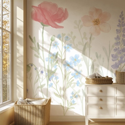 Papel de parede floral colorido em quarto com cómoda branca e cestos de vime