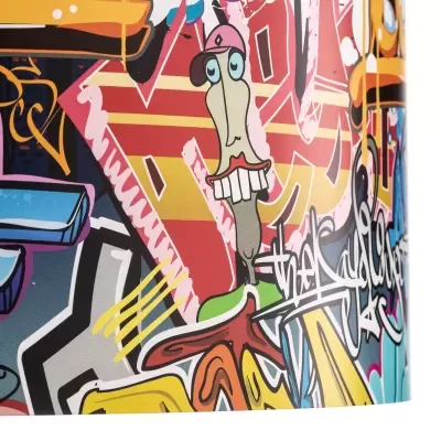 Grafite colorido com figura caricatural em parede