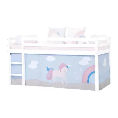 Cama infantil alta branca com cortina azul decorada com unicórnio e arco-íris
