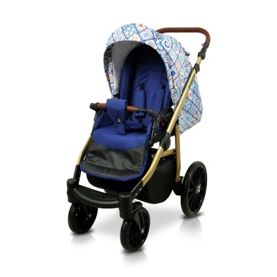 Carrinho de bebé azul com capota estampada e estrutura dourada