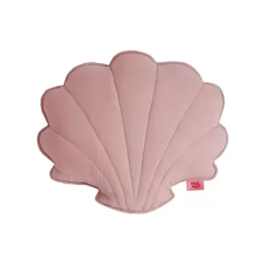 Almofada rosa em forma de concha com etiqueta rosa