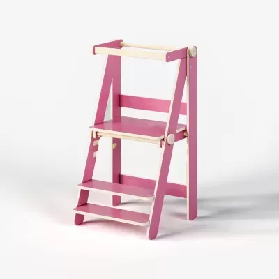 Escadote de madeira rosa e natural com corrimão e duas escadas