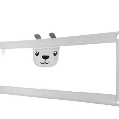 Grade de proteção para cama cinza claro com rede branca e decoração de rosto de animal