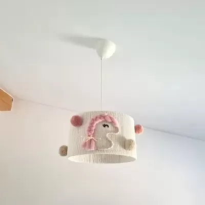 Candeeiro de tecto infantil com cabeça de unicórnio cor-de-rosa e pompons