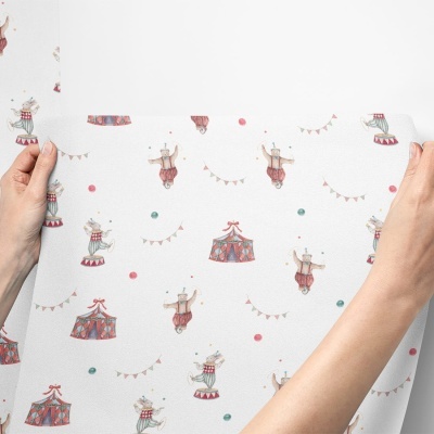 Papel de parede infantil com padrão de circo e ursos em monociclo