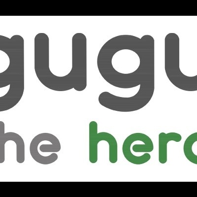 Logótipo com texto 'gugu the hero' em cinzento e verde