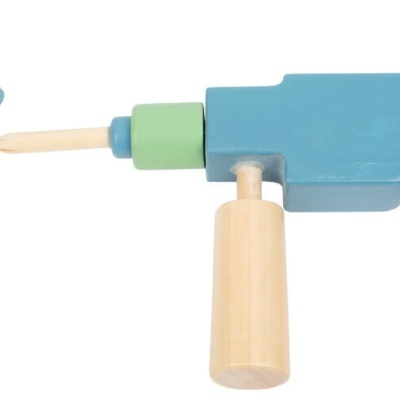 Parafusadeira de brinquedo em madeira azul e verde com parafusos azuis