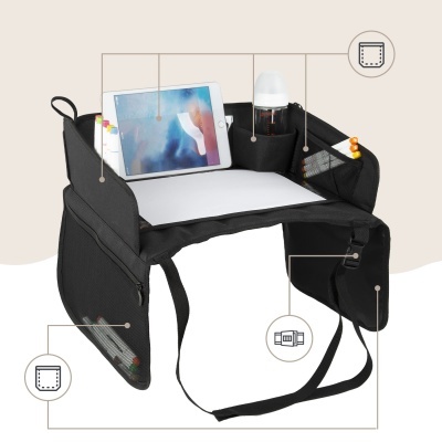 Organizador de tecido preto com vários bolsos e suporte para tablet
