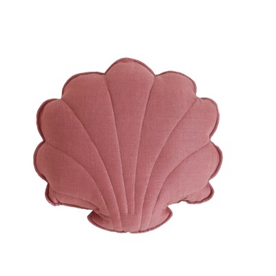 Almofada rosa em forma de concha com costuras definidoras