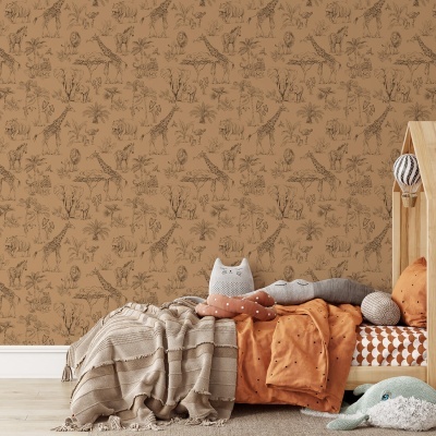 Quarto infantil com papel de parede castanho e cama baixa com roupa de cama laranja e branca e cobertor bege.