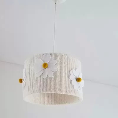 Candeeiro de tecto redondo com flores brancas e amarelas