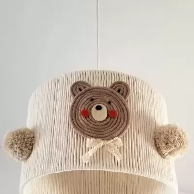 Lustre pendente de tecido branco com rosto de urso de peluche