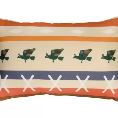 Almofada retangular com padrão de listras e pássaros estilizados verdes