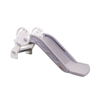 Escorrega infantil em plástico branco e cinzento com detalhes em relevo e texto PUUPY Kids.