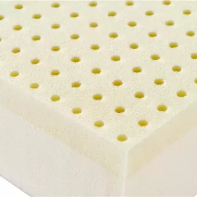 Bloco de espuma de látex com furos circulares uniformes