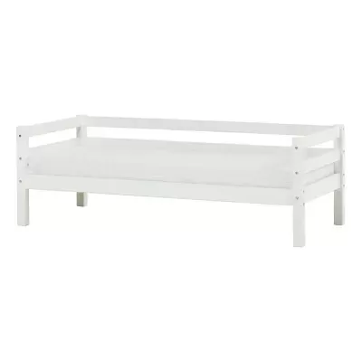 Cama individual branca de madeira com colchão branco simples