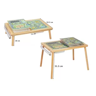 Mesa de madeira infantil com tabuleiro de estradas e números, pernas destacáveis, suporte lateral para papel de desenho