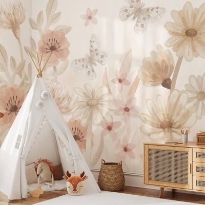 Tenda infantil branca com almofadas e peluches, papel de parede floral pastel e móvel de madeira numa sala clara.