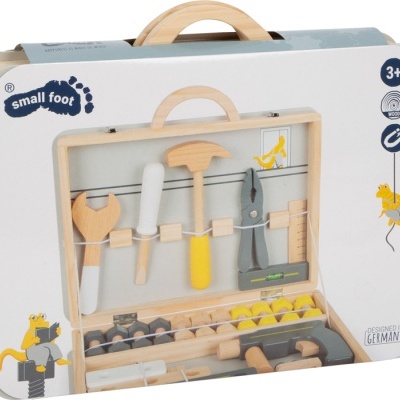 Conjunto de ferramentas de madeira para crianças com várias ferramentas dentro de uma caixa.