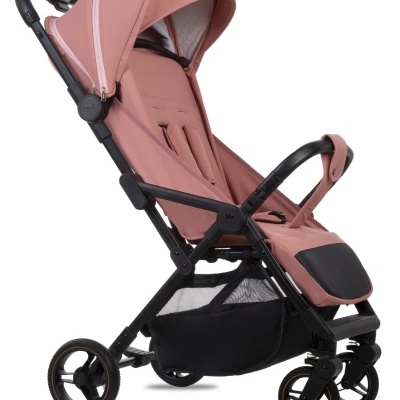 Carrinho de bebé cor de rosa com estrutura preta e rodas.