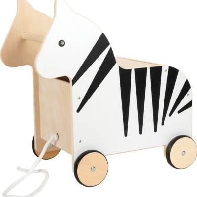 Brinquedo em forma de zebra de madeira com riscas pretas, rodas de madeira e corda para puxar