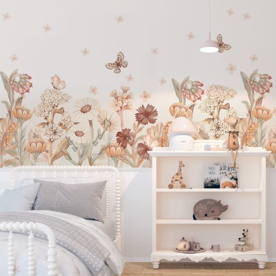 Quarto infantil com papel de parede floral, cama branca e estante com brinquedos de madeira