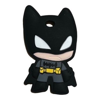 Figura de borracha Batman cinzento e preto com capa e cinto amarelo