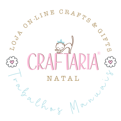 Logótipo redondo da loja online Craftaria Natal com gato desenhado e texto em várias cores