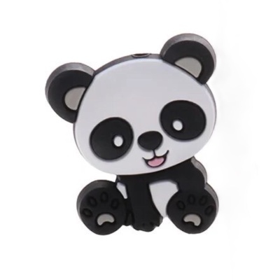 Brinquedo ou acessório em forma de urso panda preto e branco com detalhes rosa