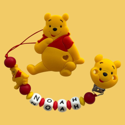 Chupeta Winnie the Pooh amarela com cordão com nome NOAH